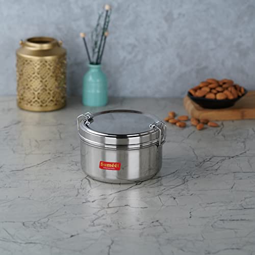 Sumeet Stainless Steel Meal Pack Lunch Box / Tiffin with Steel Separator Plate and Locking Clip, 500ML, 13cm Dia, Silver