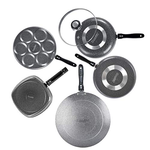 Sumeet NonStick Svart Cookware Set (Dosa Tawa - 26.5Cm Dia + Multi Snack Maker - 7 Cavity - 26.5Cm Dia + Conceve - 28Cm Dia + Grill Pan-22cm Dia + Frypan with Glass Lid - 1.5Ltr - 22Cm Dia)