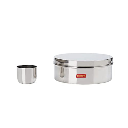 Sumeet Stainless Steel Flat Masala (Spice) Box/Organiser with Stainless steel Lid, 7 Containers and Small Spoon Size 13 (2.7Ltr) (22.5cm)